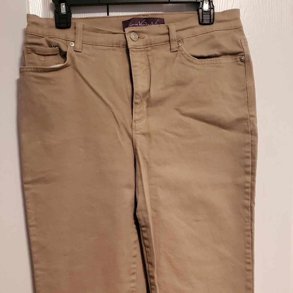 Gloria Vanderbilt, 'Amanda' Khaki Jeans. Size 10